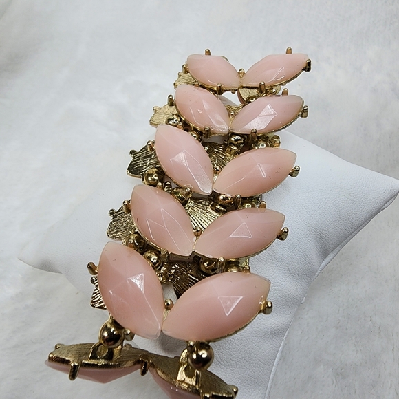 Vintage Stretch Bracelet Linked Pink Acrylic Gems with Gold Tone Metal 9" - Picture 13 of 13